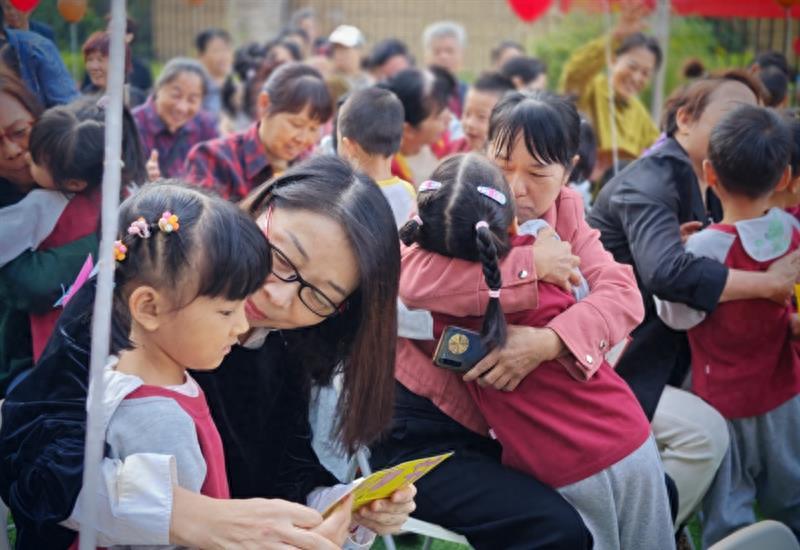 幼兒園教師集體舞，活力與教育完美融合